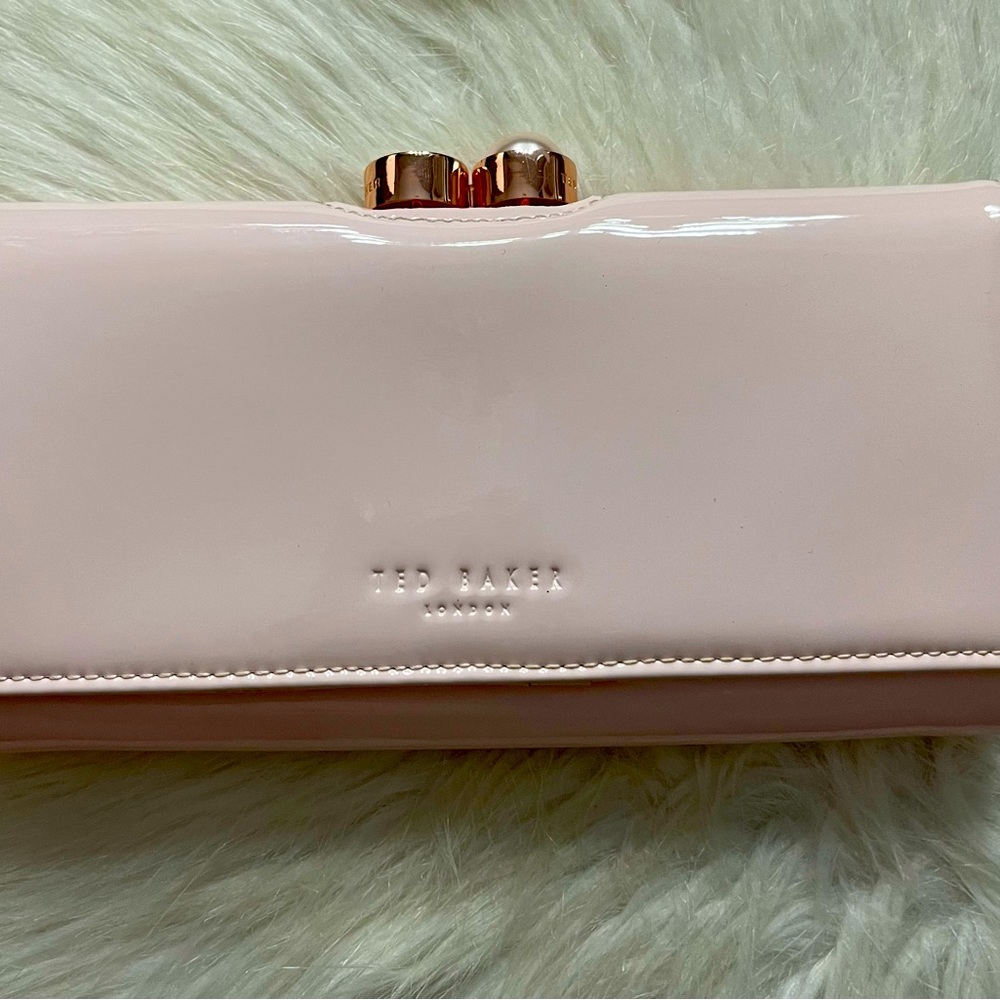 ❌SOLD❌Ted Baker London Wallet